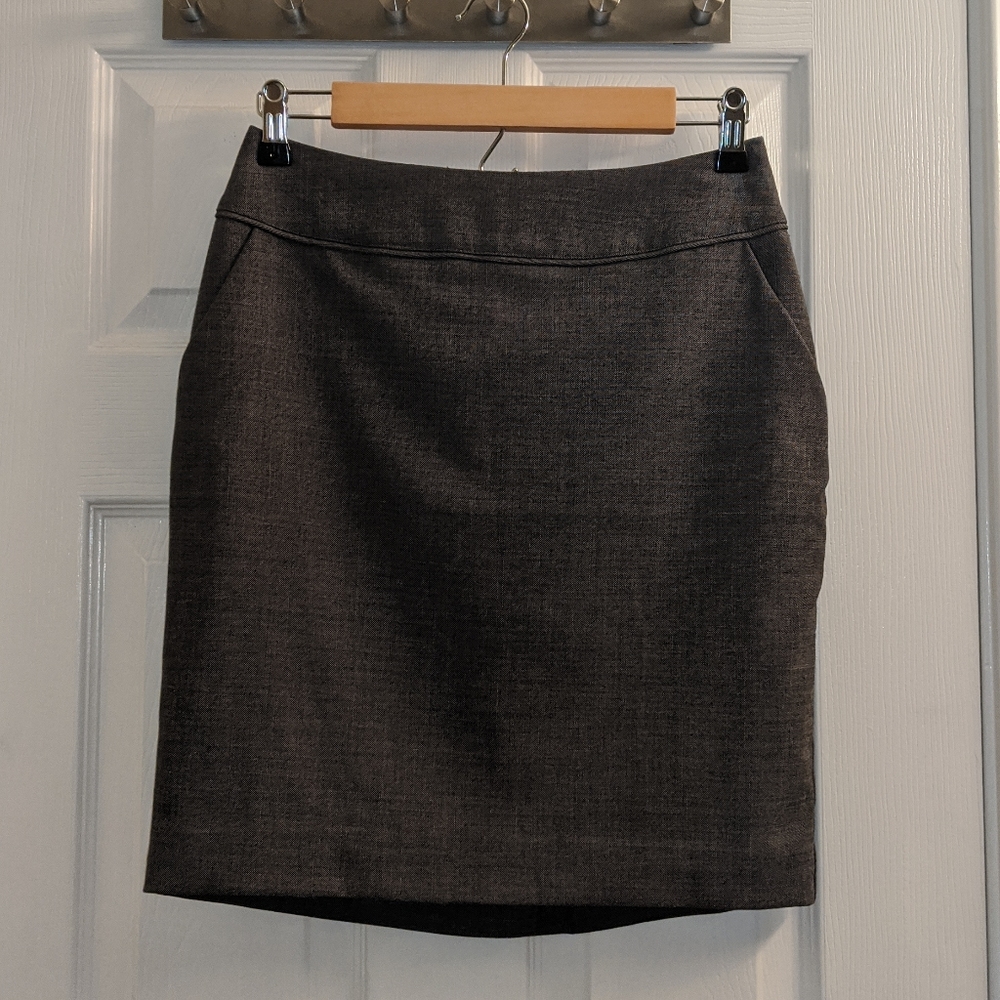 NWT H&M Grey Pencil skirt with pockets